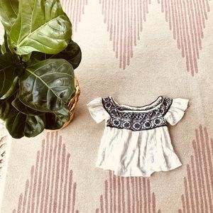 Simple, comfortable, crop top.